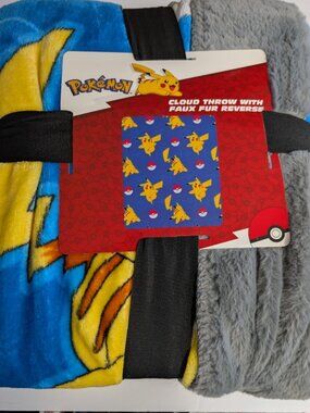 Pokemon Cloud Throw with Faux Fur Reverse, 50" x 60" - New